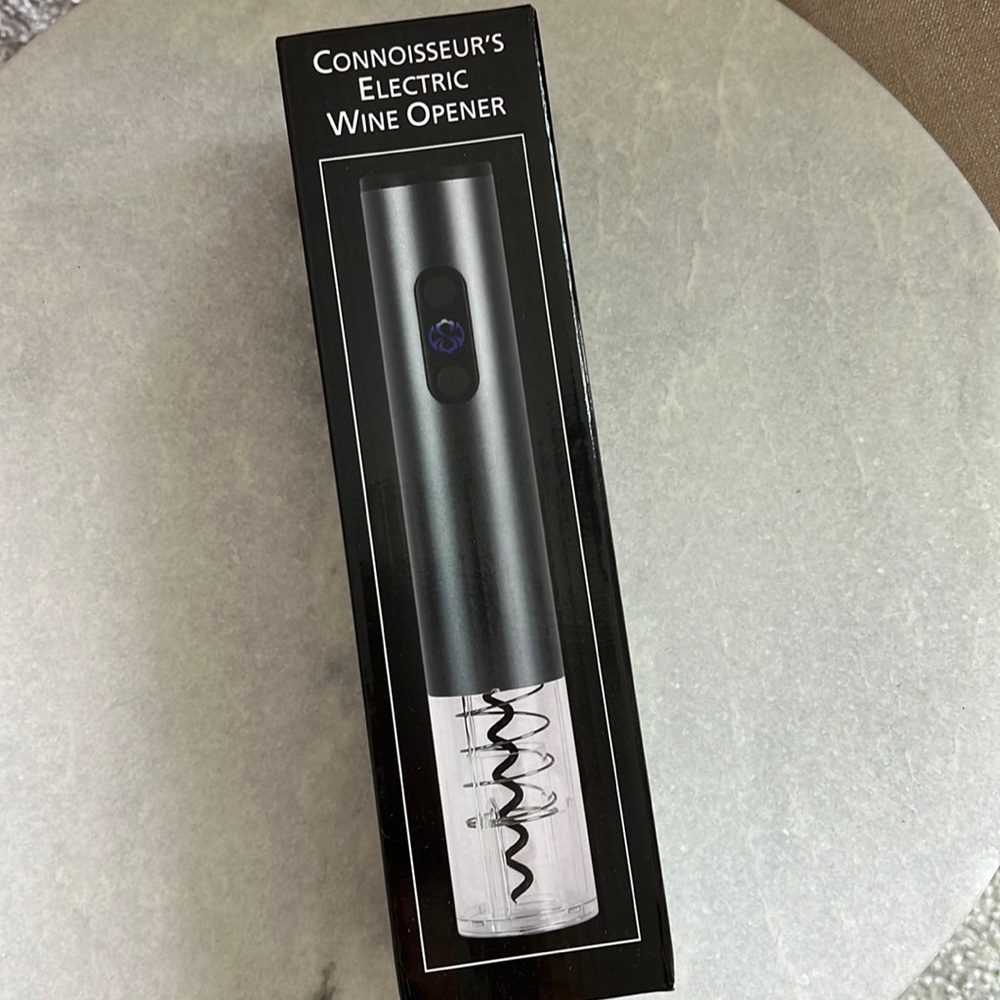 NEW, In Box, Unopened Connoisseur's Electric Wine Opener